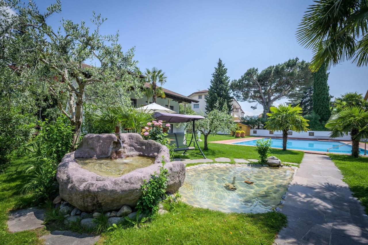 Glanzhof Hotel & Apartments Marlengo Bagian luar foto