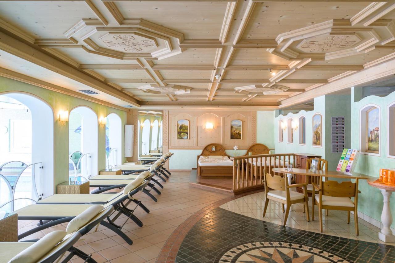 Glanzhof Hotel & Apartments Marlengo Bagian luar foto