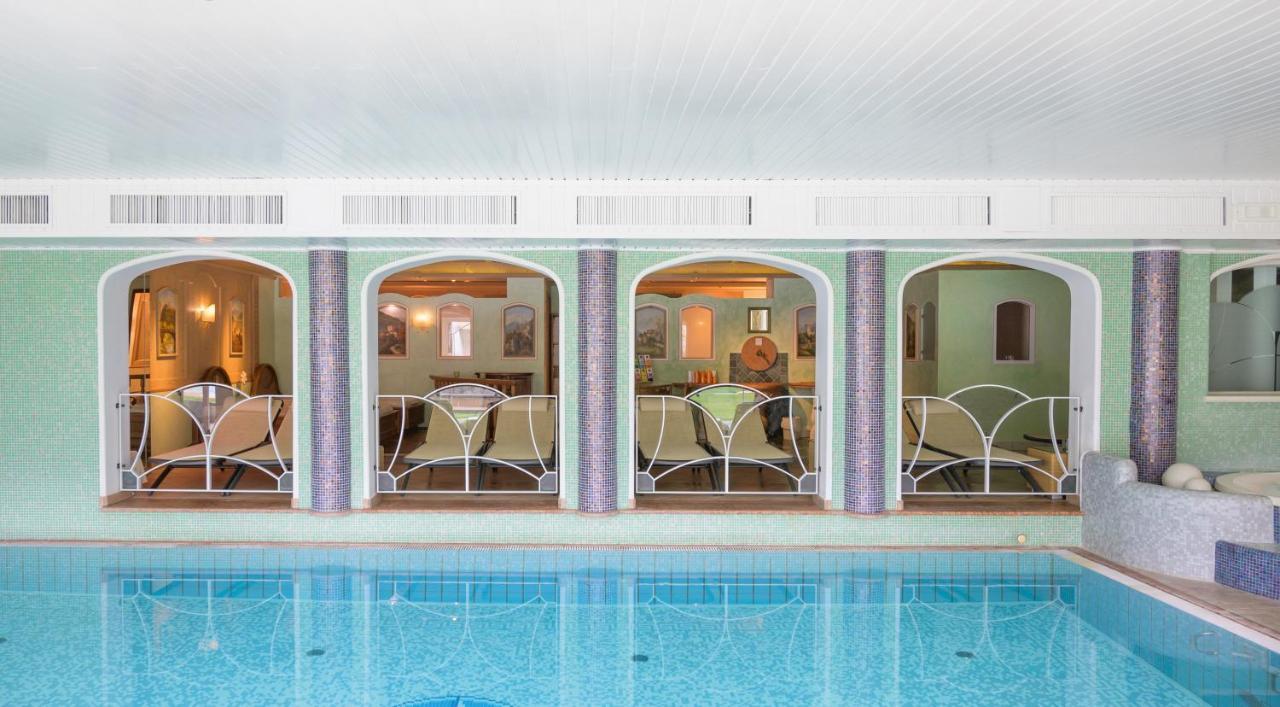 Glanzhof Hotel & Apartments Marlengo Bagian luar foto