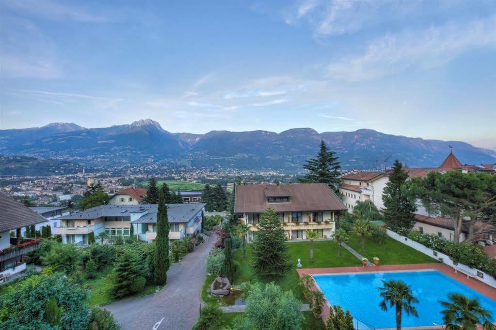 Glanzhof Hotel & Apartments Marlengo Bagian luar foto