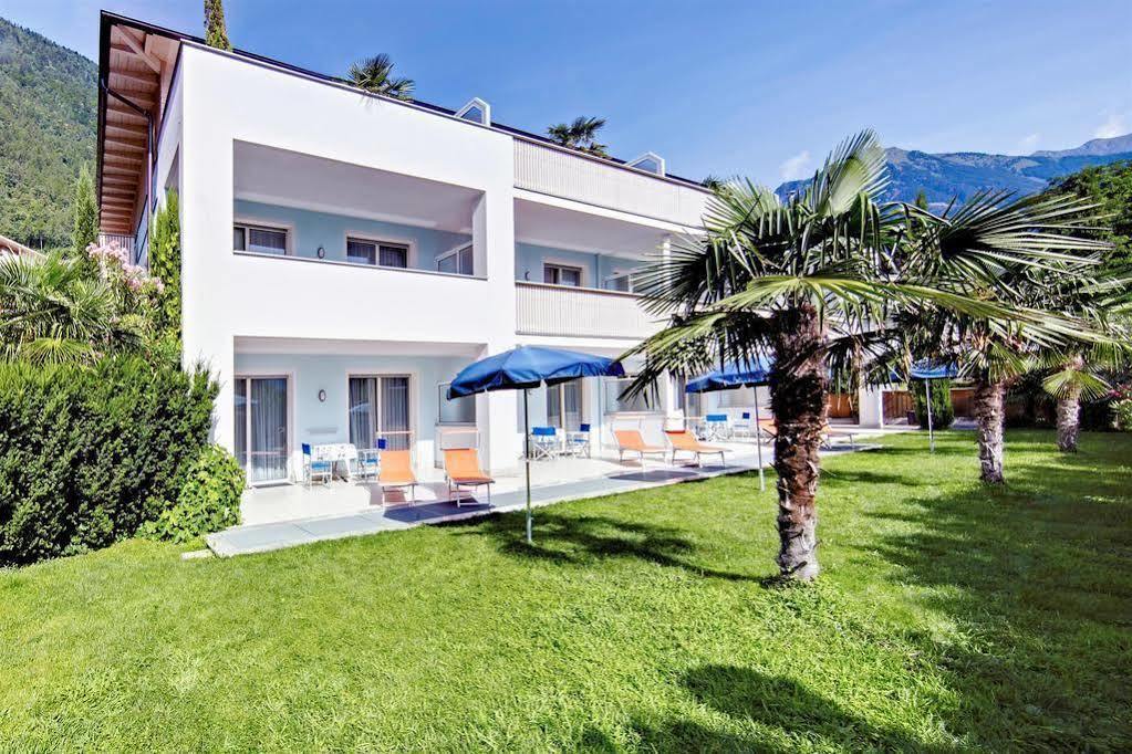 Glanzhof Hotel & Apartments Marlengo Bagian luar foto